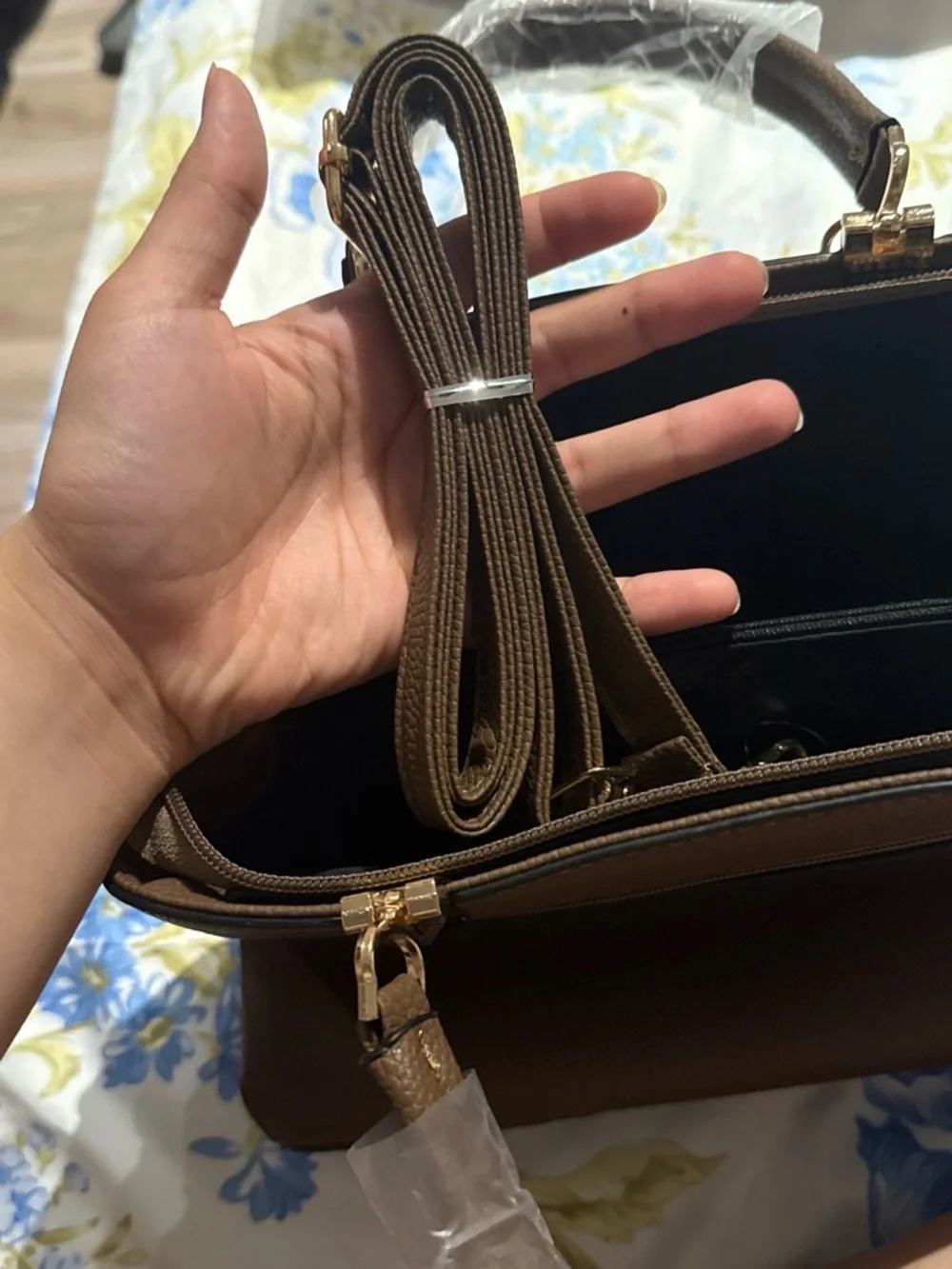 Classic Brown Structured Women’s Handbag with Adjustable Strap